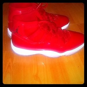 Jordan 11s
